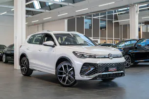 VW Tiguan 2.0 TSI R-Line DSG 4motion / Rückfahrkamera / Massagesitze / Ambientebeleuchtung