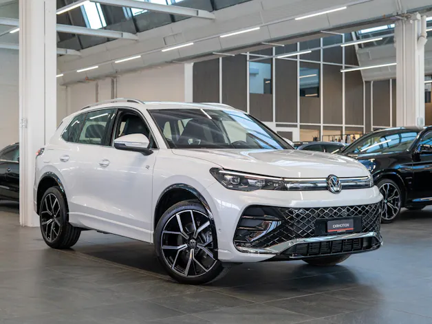 VW Tiguan 2.0 TSI R-Line DSG 4motion / Rückfahrkamera / Massagesitze / Ambientebeleuchtung