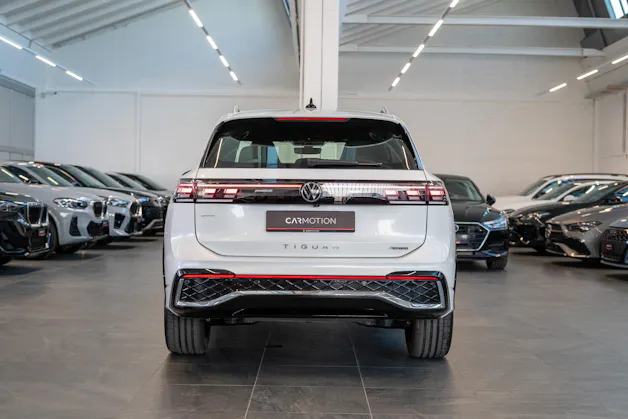 VW Tiguan 2.0 TSI R-Line DSG 4motion / Rückfahrkamera / Massagesitze / Ambientebeleuchtung