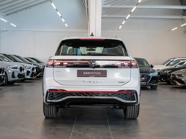 VW Tiguan 2.0 TSI R-Line DSG 4motion / Rückfahrkamera / Massagesitze / Ambientebeleuchtung