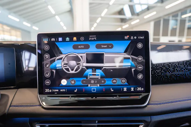 VW Tiguan 2.0 TSI R-Line DSG 4motion / Rückfahrkamera / Massagesitze / Ambientebeleuchtung