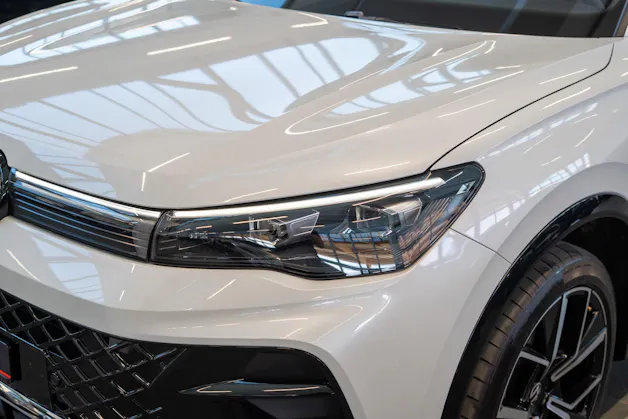 VW Tiguan 2.0 TSI R-Line DSG 4motion / Rückfahrkamera / Massagesitze / Ambientebeleuchtung