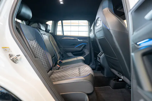 VW Tiguan 2.0 TSI R-Line DSG 4motion / Rückfahrkamera / Massagesitze / Ambientebeleuchtung