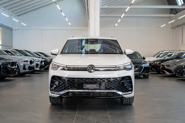 VW Tiguan 2.0 TSI R-Line DSG 4motion / Rückfahrkamera / Massagesitze / Ambientebeleuchtung