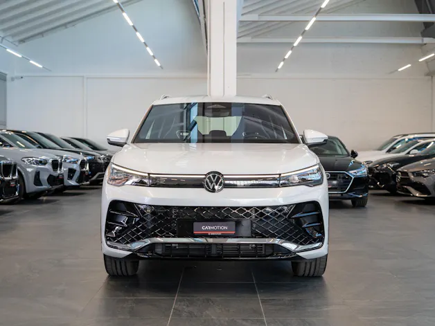 VW Tiguan 2.0 TSI R-Line DSG 4motion / Rückfahrkamera / Massagesitze / Ambientebeleuchtung