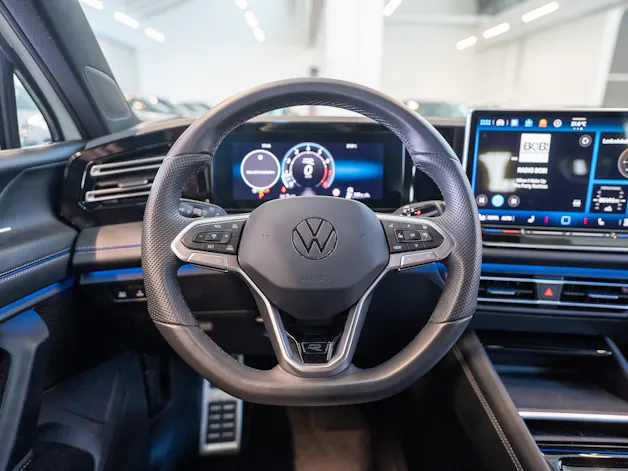 VW Tiguan 2.0 TSI R-Line DSG 4motion / Rückfahrkamera / Massagesitze / Ambientebeleuchtung