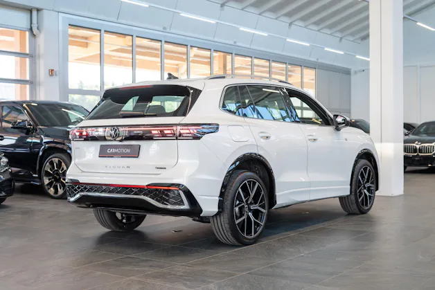 VW Tiguan 2.0 TSI R-Line DSG 4motion / Rückfahrkamera / Massagesitze / Ambientebeleuchtung
