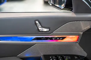 BMW 740d xDrive / Theatre Screen / 360° Kamera / Bowers & Wilinks / Head-Up Display