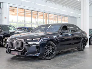 BMW 740d xDrive / Theatre Screen / 360° Kamera / Bowers & Wilinks / Head-Up Display