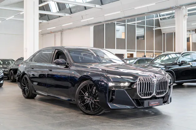 BMW 740d xDrive / Theatre Screen / 360° Kamera / Bowers & Wilinks / Head-Up Display