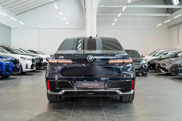 BMW 740d xDrive / Theatre Screen / 360° Kamera / Bowers & Wilinks / Head-Up Display