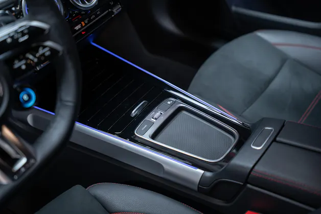 MERCEDES-BENZ GLB 35 AMG 4matic / Facelift / Ambiente-Beleuchtung / Rückfahrkamera