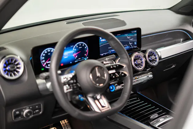 MERCEDES-BENZ GLB 35 AMG 4matic / Facelift / Ambiente-Beleuchtung / Rückfahrkamera