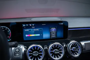 MERCEDES-BENZ GLB 35 AMG 4matic / Facelift / Ambiente-Beleuchtung / Rückfahrkamera