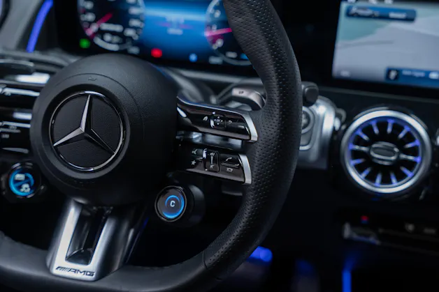 MERCEDES-BENZ GLB 35 AMG 4matic / Facelift / Ambiente-Beleuchtung / Rückfahrkamera