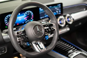 MERCEDES-BENZ GLB 35 AMG 4matic / Facelift / Ambiente-Beleuchtung / Rückfahrkamera