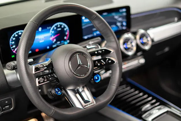 MERCEDES-BENZ GLB 35 AMG 4matic / Facelift / Ambiente-Beleuchtung / Rückfahrkamera