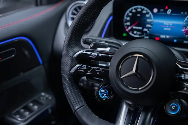 MERCEDES-BENZ GLB 35 AMG 4matic / Facelift / Ambiente-Beleuchtung / Rückfahrkamera