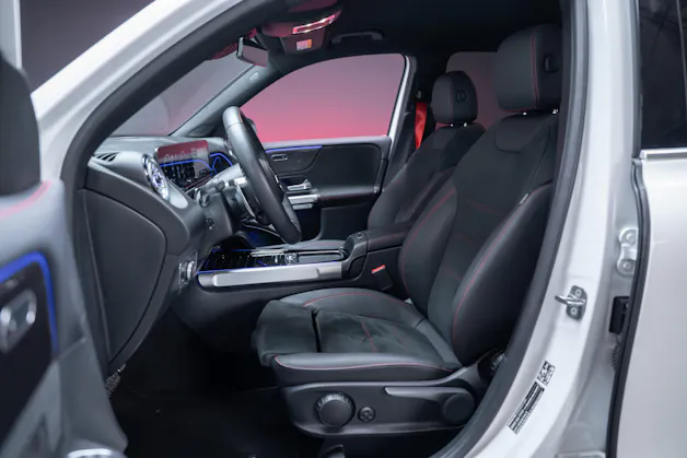 MERCEDES-BENZ GLB 35 AMG 4matic / Facelift / Ambiente-Beleuchtung / Rückfahrkamera