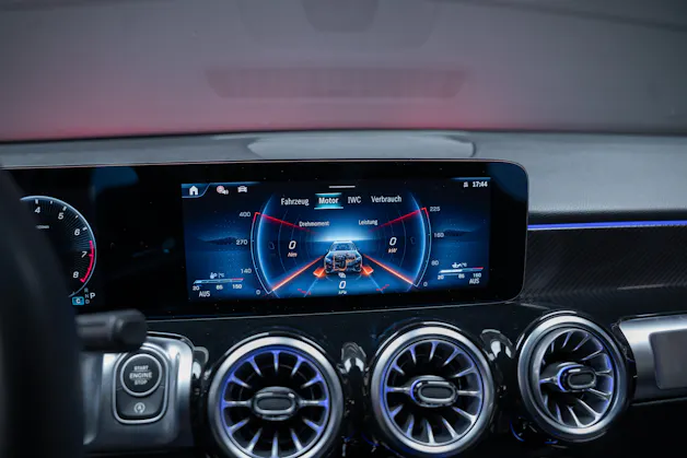 MERCEDES-BENZ GLB 35 AMG 4matic / Facelift / Ambiente-Beleuchtung / Rückfahrkamera