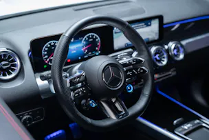 MERCEDES-BENZ GLB 35 AMG 4matic / Facelift / Ambiente-Beleuchtung / Rückfahrkamera