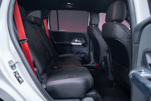 MERCEDES-BENZ GLB 35 AMG 4matic / Facelift / Ambiente-Beleuchtung / Rückfahrkamera
