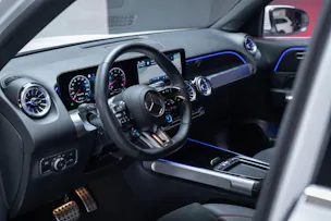 MERCEDES-BENZ GLB 35 AMG 4matic / Facelift / Ambiente-Beleuchtung / Rückfahrkamera