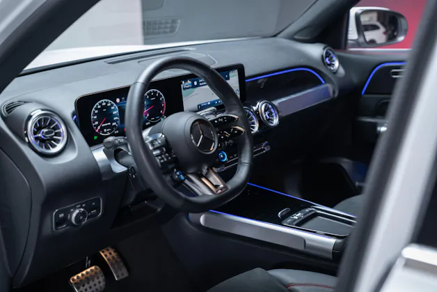 MERCEDES-BENZ GLB 35 AMG 4matic / Facelift / Ambiente-Beleuchtung / Rückfahrkamera