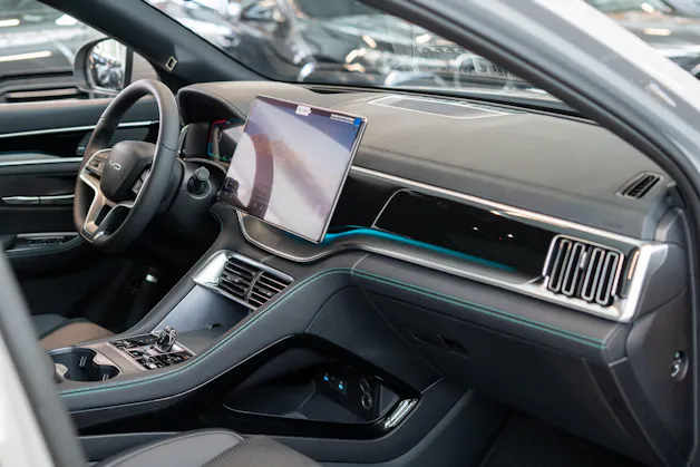 BYD Seal U DM-i Design AWD / Panorama / Head-Up Display / 360 Kamera
