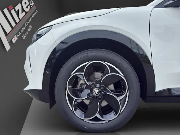 ALFA ROMEO Junior 1.2 48V Hybrid Q4