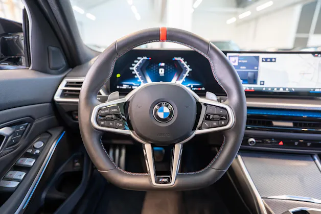 BMW M340d xDrive Touring / M Sport Pro / LCI / Panorama / 360°Kamera / HeadUp
