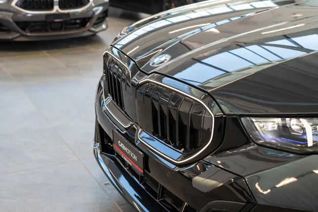 BMW 520i M Sport / Iconic Glow / 4-Zonen Klima / Harman Kardon / Sitzheizung & Lüftung
