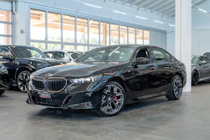 BMW 520i M Sport / Iconic Glow / 4-Zonen Klima / Harman Kardon / Sitzheizung & Lüftung