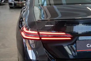 BMW 520i M Sport / Iconic Glow / 4-Zonen Klima / Harman Kardon / Sitzheizung & Lüftung