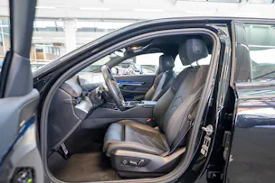 BMW 520i M Sport / Iconic Glow / 4-Zonen Klima / Harman Kardon / Sitzheizung & Lüftung