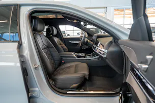 BMW 740d xDrive M Sport / Theatre Screen / Sky Lounge