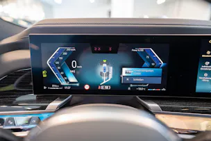 BMW 740d xDrive M Sport / Theatre Screen / Sky Lounge
