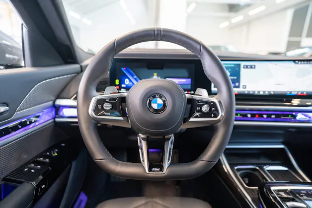 BMW 740d xDrive M Sport / Theatre Screen / Sky Lounge