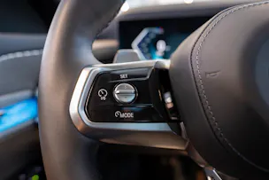 BMW 740d xDrive M Sport / Theatre Screen / Sky Lounge