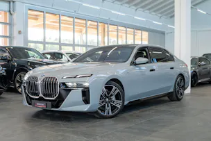 BMW 740d xDrive M Sport / Theatre Screen / Sky Lounge