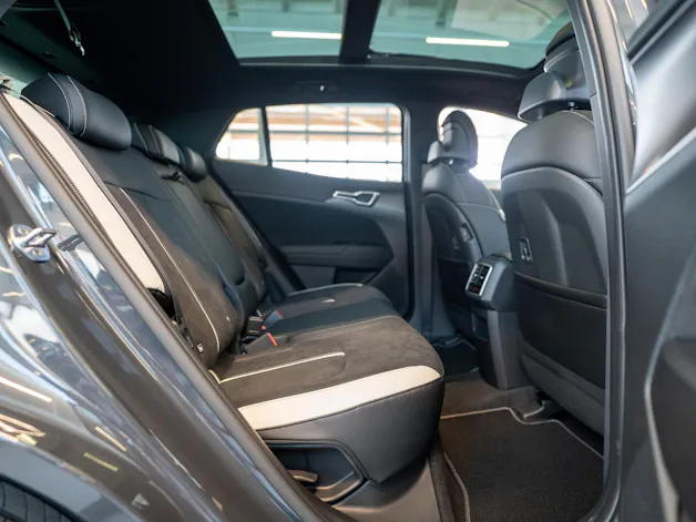 Kia Sportage 1.6T-GDi PHEV GT-Line Power Edition A / Panorama-Schiebedach