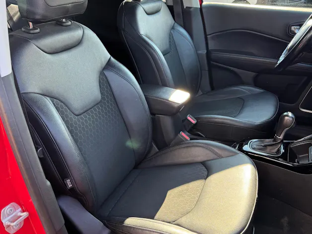 JEEP Compass 4x2 1.3 Turbo Night Eagle DKG
