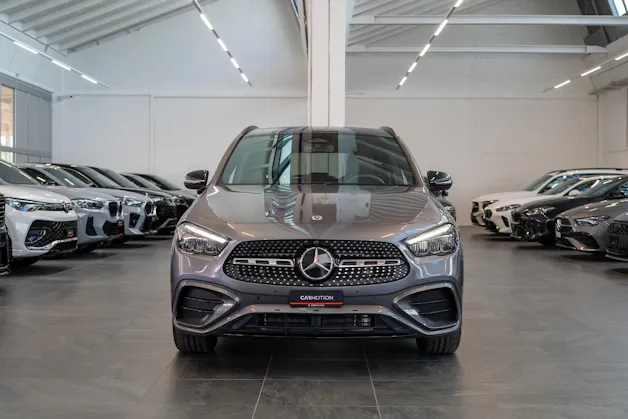 MERCEDES-BENZ GLA 200 Night Star AMG Line / Rückfahrkamera / el.Heckklappe / Ambientebeleuchtung
