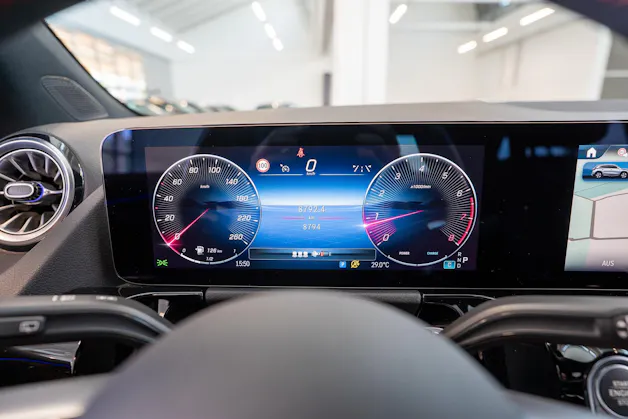 MERCEDES-BENZ GLA 200 Night Star AMG Line / Rückfahrkamera / el.Heckklappe / Ambientebeleuchtung