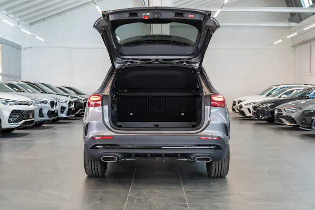MERCEDES-BENZ GLA 200 Night Star AMG Line / Rückfahrkamera / el.Heckklappe / Ambientebeleuchtung