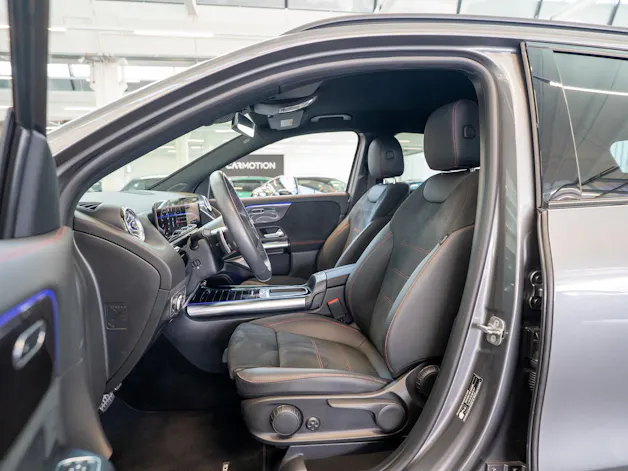 MERCEDES-BENZ GLA 200 Night Star AMG Line / Rückfahrkamera / el.Heckklappe / Ambientebeleuchtung