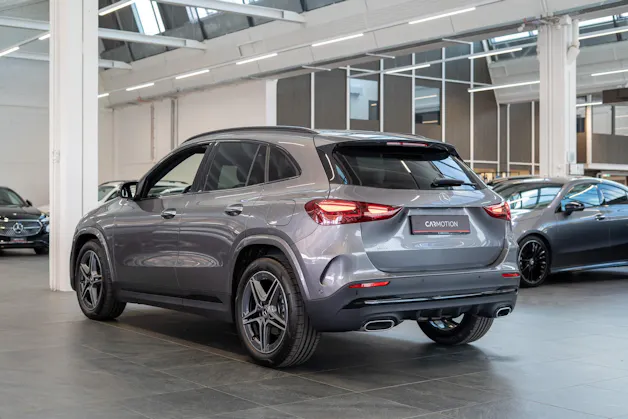 MERCEDES-BENZ GLA 200 Night Star AMG Line / Rückfahrkamera / el.Heckklappe / Ambientebeleuchtung