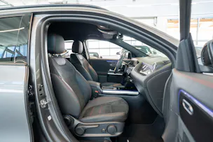 MERCEDES-BENZ GLA 200 Night Star AMG Line / Rückfahrkamera / el.Heckklappe / Ambientebeleuchtung