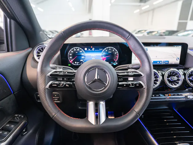 MERCEDES-BENZ GLA 200 Night Star AMG Line / Rückfahrkamera / el.Heckklappe / Ambientebeleuchtung