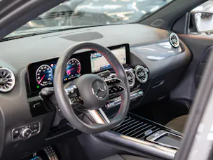 MERCEDES-BENZ GLA 200 Night Star AMG Line / Rückfahrkamera / el.Heckklappe / Ambientebeleuchtung